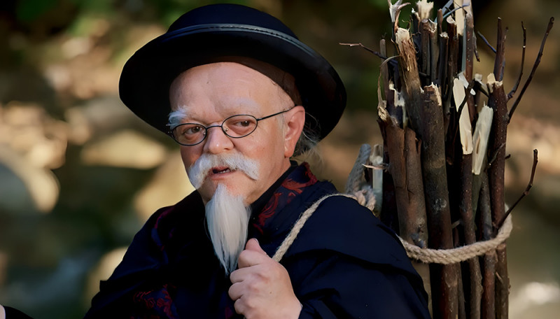 Dev ve Ay Aylı - Sezon 1 B&ouml;l&uuml;m 3